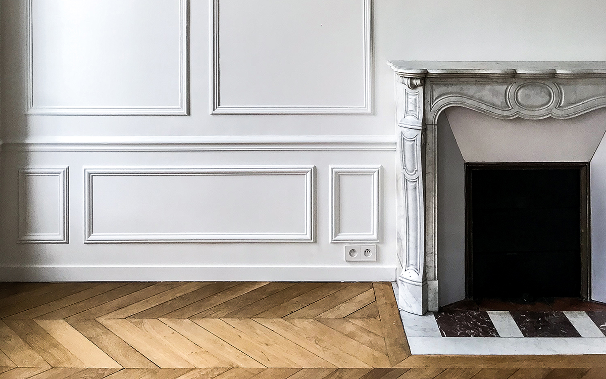 Renovation-appartement-paris-haussmanien-salon-chemine-marbre-design-interieur