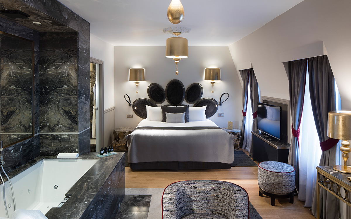 lumen-hotel-chambre-marbre-tete-de-lit
