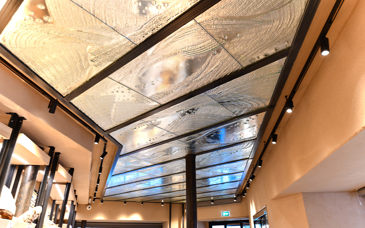 paris-baguette-detail-plafond-decoration